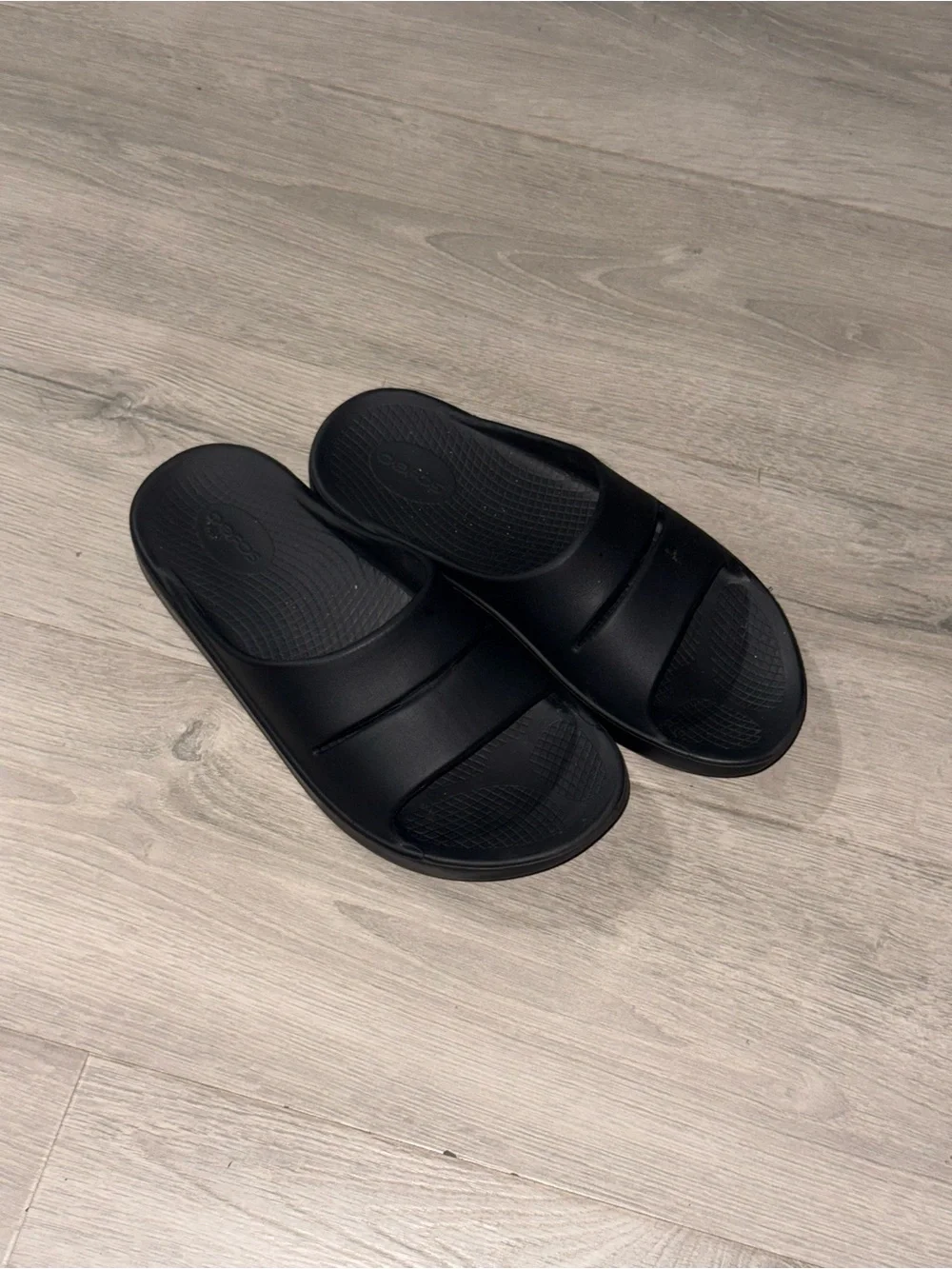 OOFOS OOriginal Slide in Black for Men size8 women size 10